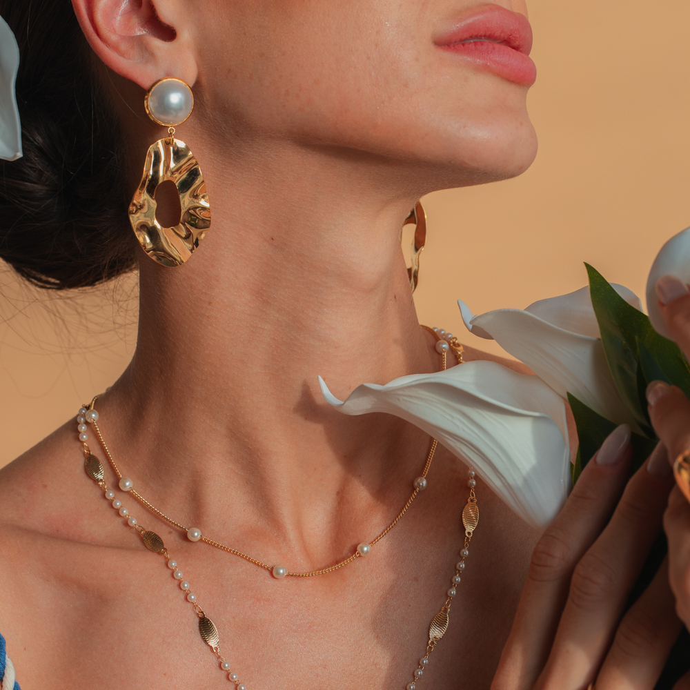 BRINCO FLOR DE GARDÊNIA BANHO OURO 18K