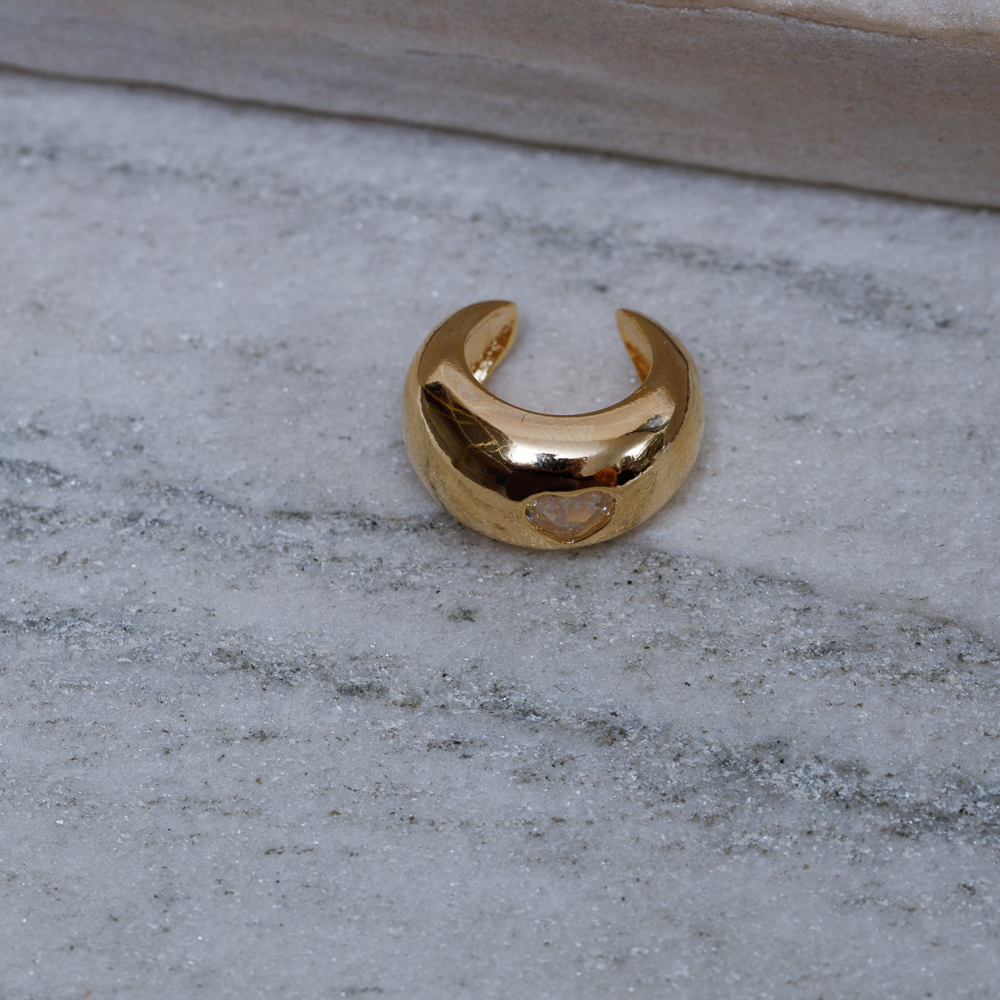 BRINCO FAKE LISO E COM CORAÇÃO CRISTAL BANHO OURO 18K