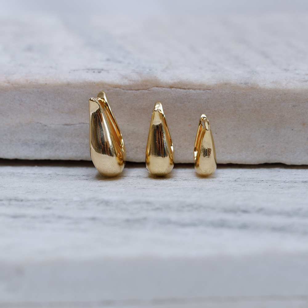 BRINCO ARGOLA HARPA P GROSSA BANHO OURO 18K