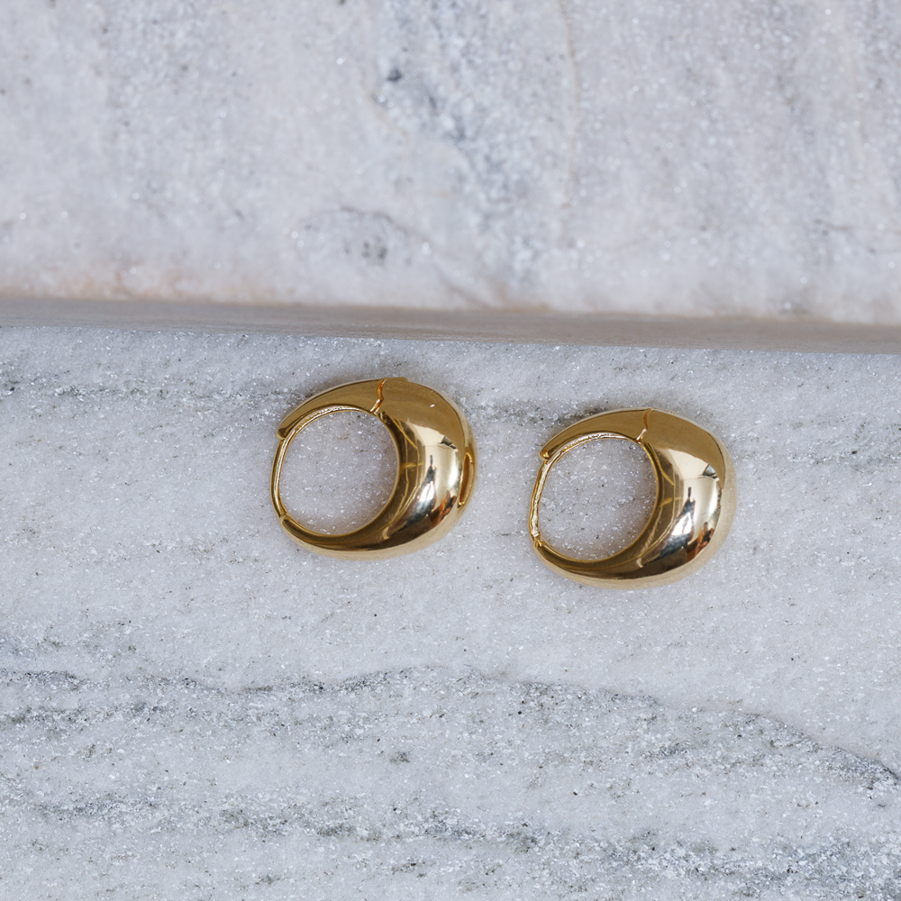 BRINCO ARGOLA GOTINHA P ABAULADA BANHO OURO 18K