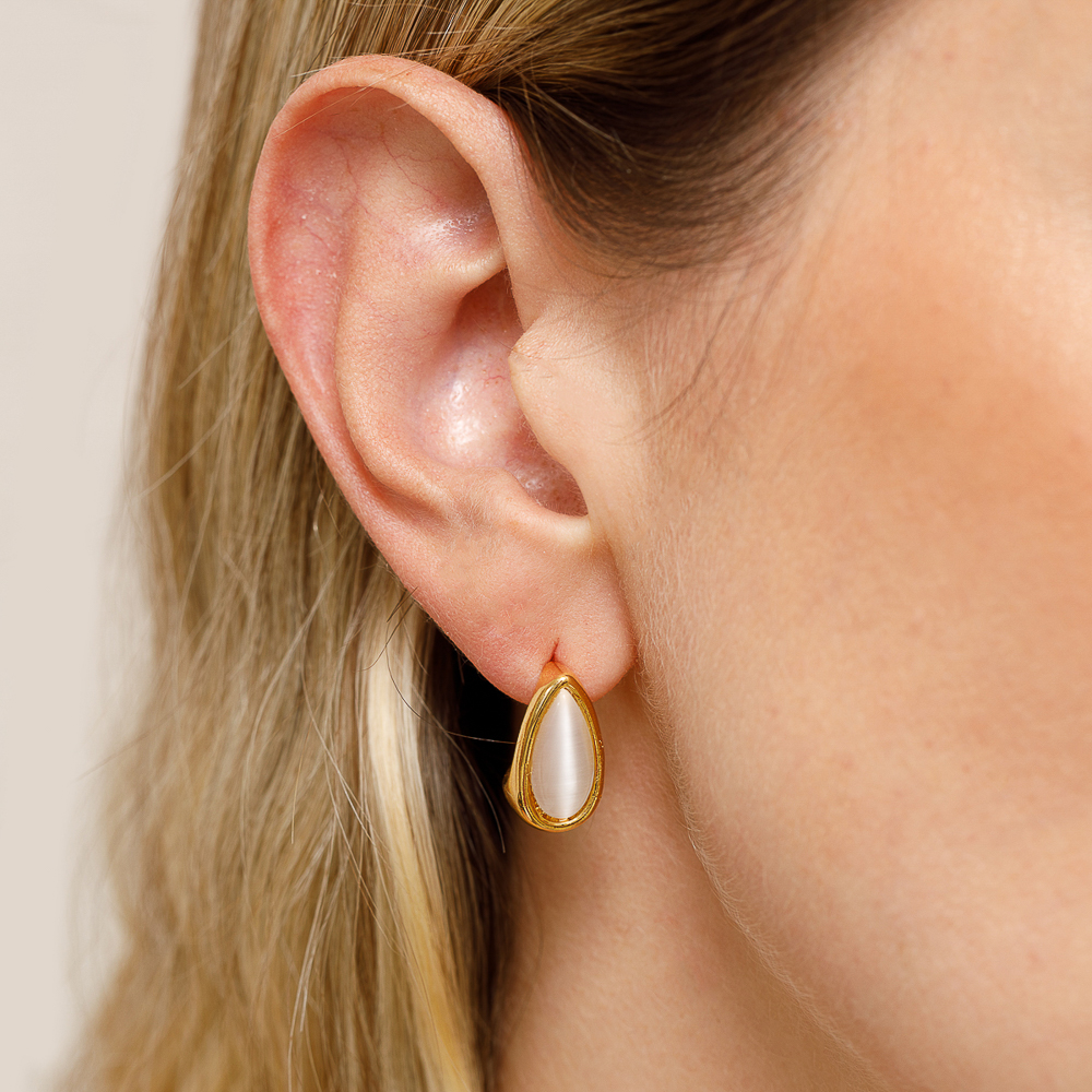 BRINCO GOTINHA MADRE PÉROLA BANHO OURO 18K