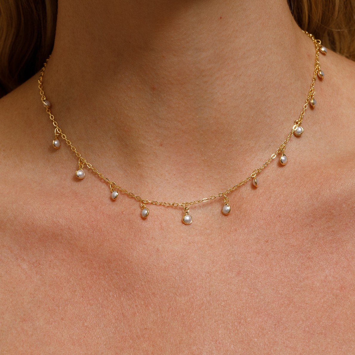 CHOKER PINGENTES PÉROLAS BANHO OURO 18K
