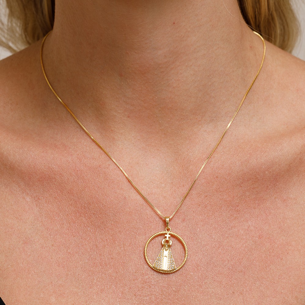 COLAR MEDALHA NOSSA SENHORA MANTO CRISTAL BANHO OURO 18K