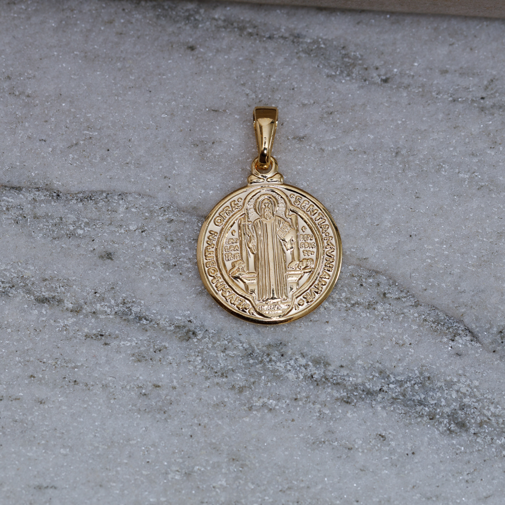 PINGENTE MEDALHA SÃO BENTO P BANHO OURO 18K
