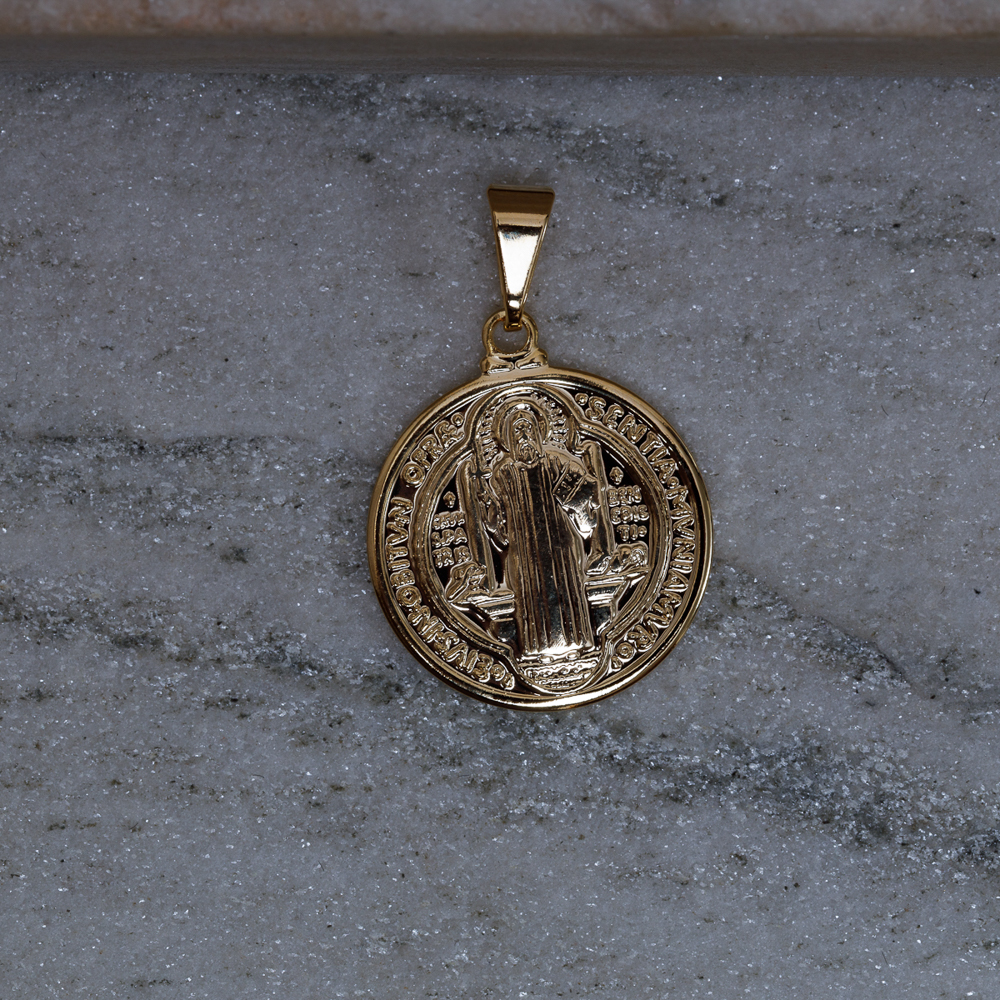 PINGENTE MEDALHA SÃO BENTO G BANHO OURO 18K
