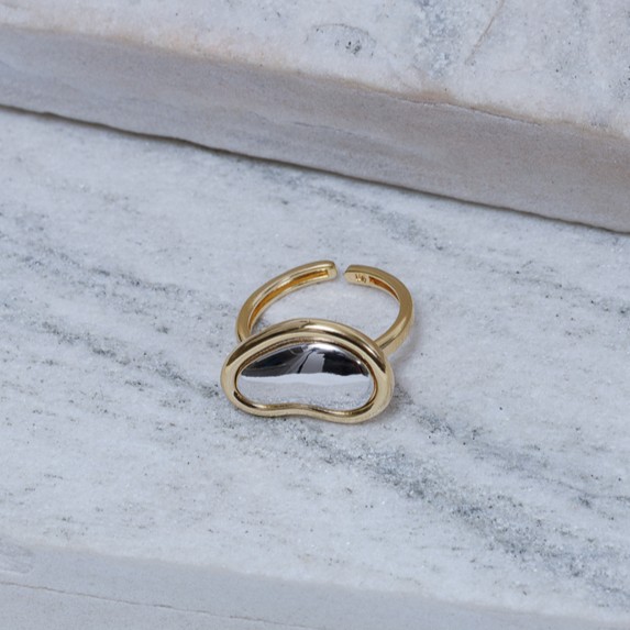 ANEL ORGÂNICO REGULÁVEL COM RÓDIO BRANCO BANHO OURO 18K