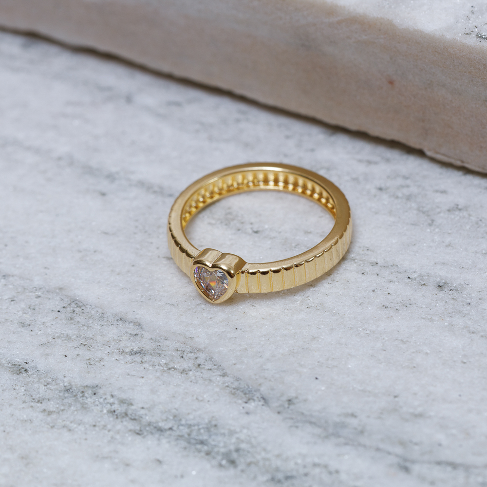 ANEL CARACOL COM CORAÇÃO CRISTAL BANHO OURO 18K