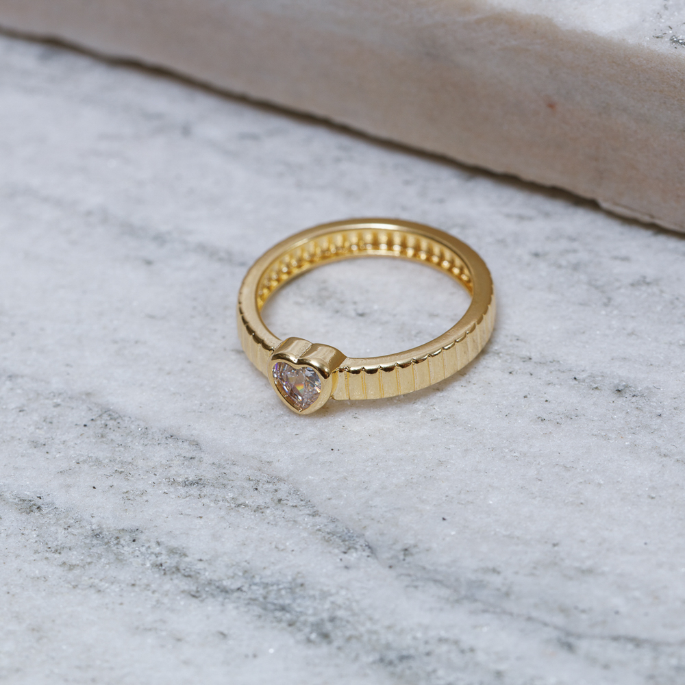 ANEL CARACOL COM CORAÇÃO CRISTAL BANHO OURO 18K