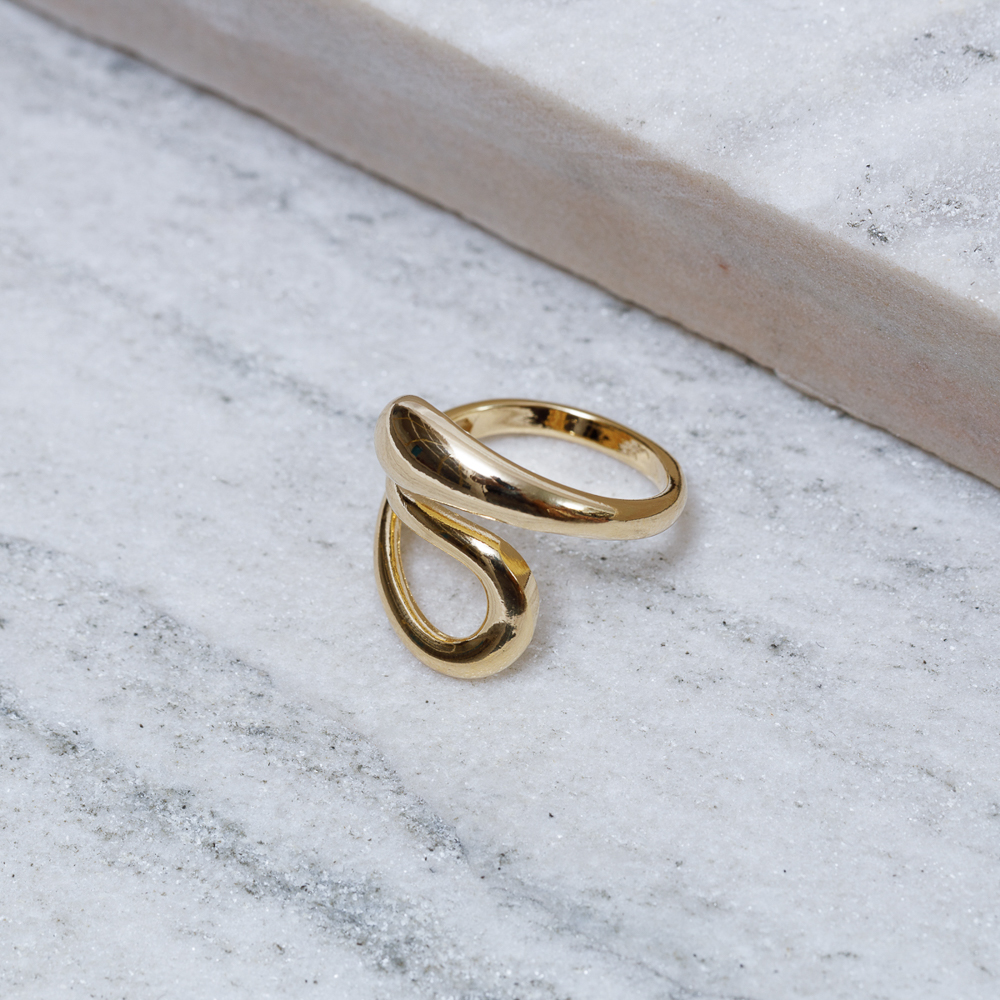 ANEL GOTA LISA E VAZADA BANHO OURO 18K