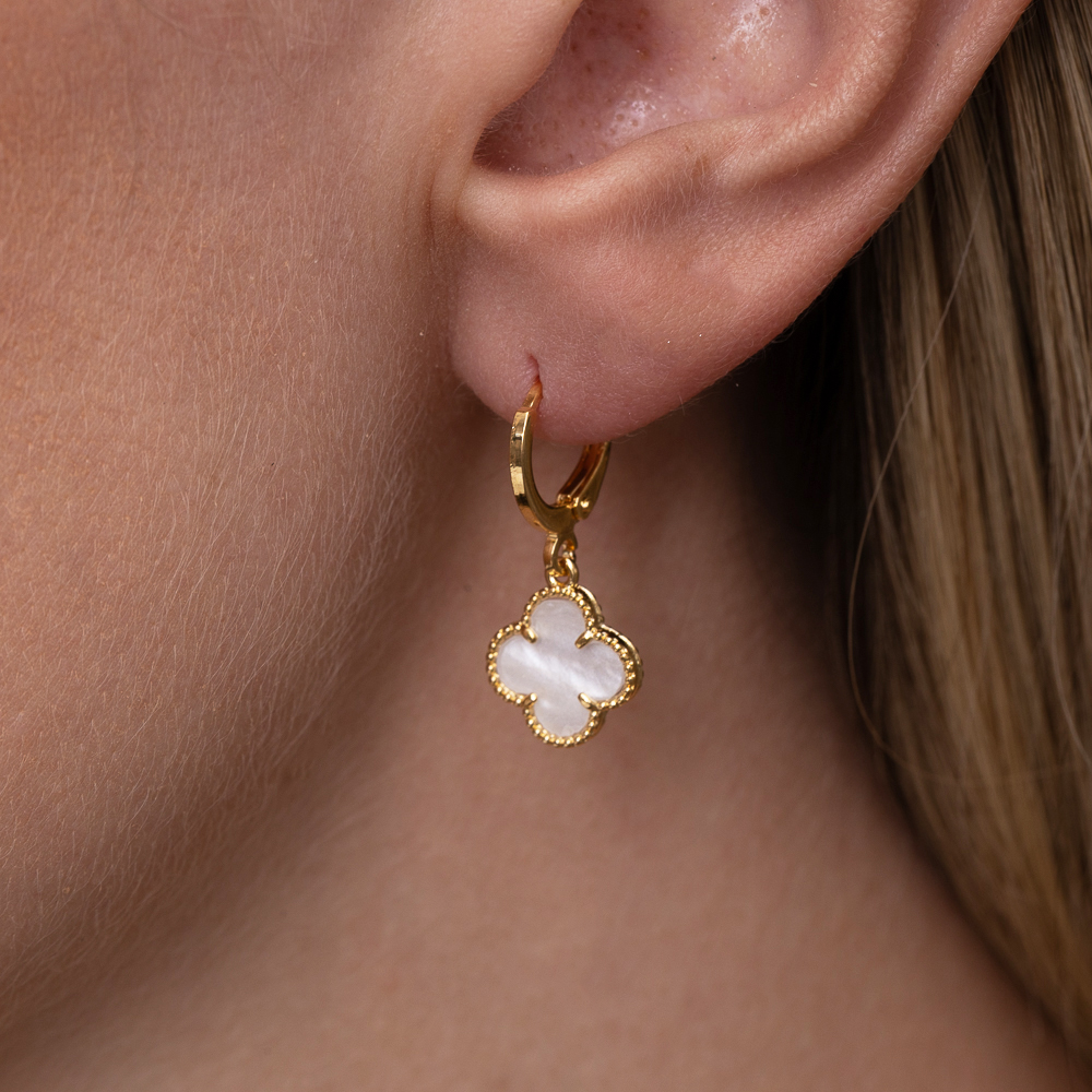 BRINCO ARGOLINHA VIRGINIA MARFIM BANHO OURO 18K