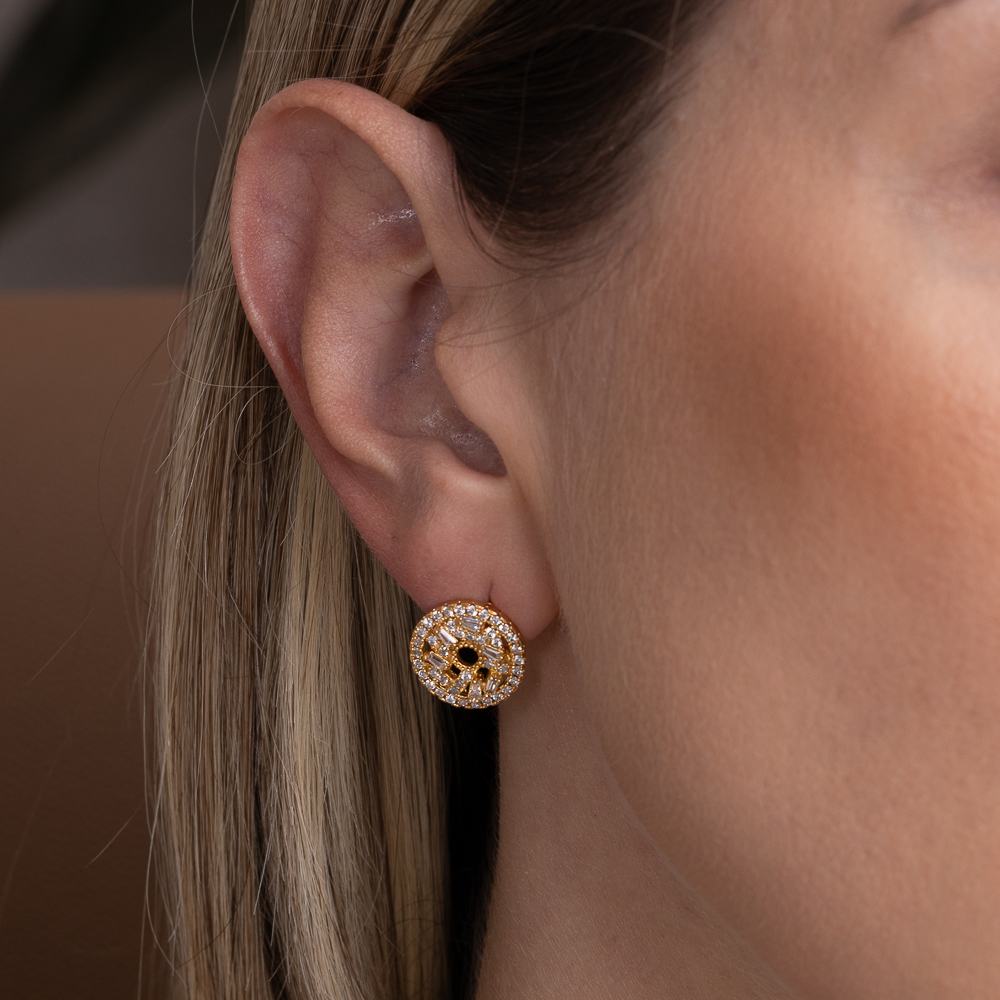 BRINCO DONUT COM ZIRCÔNIAS CRISTAIS BANHO OURO 18K