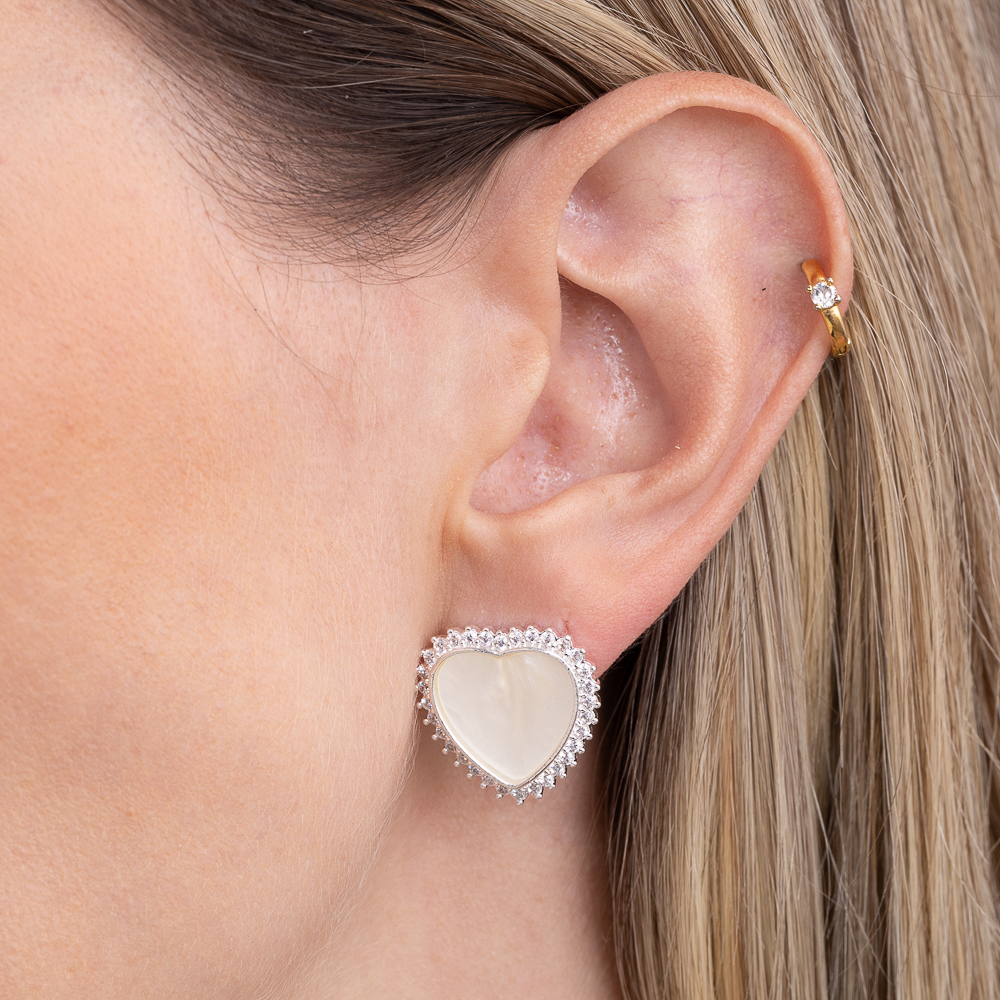 BRINCO CORAÇÃO MADRE PÉROLA COM ZIRCÔNIAS BANHO PRATA