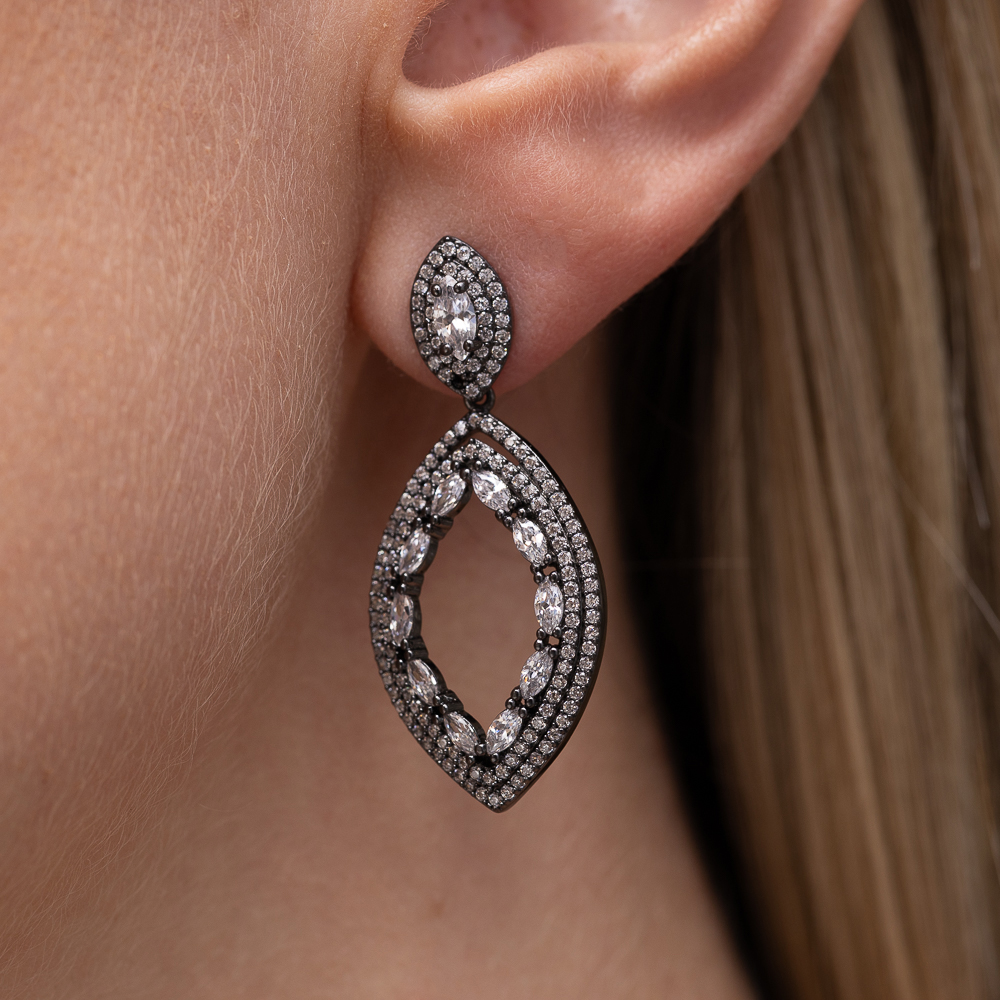 BRINCO GOTA COM ZIRCÔNIAS CRISTAIS BANHO RÓDIO NEGRO