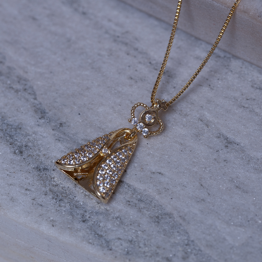 COLAR NOSSA SENHORA COM MANTO CRISTAL BANHO OURO 18K