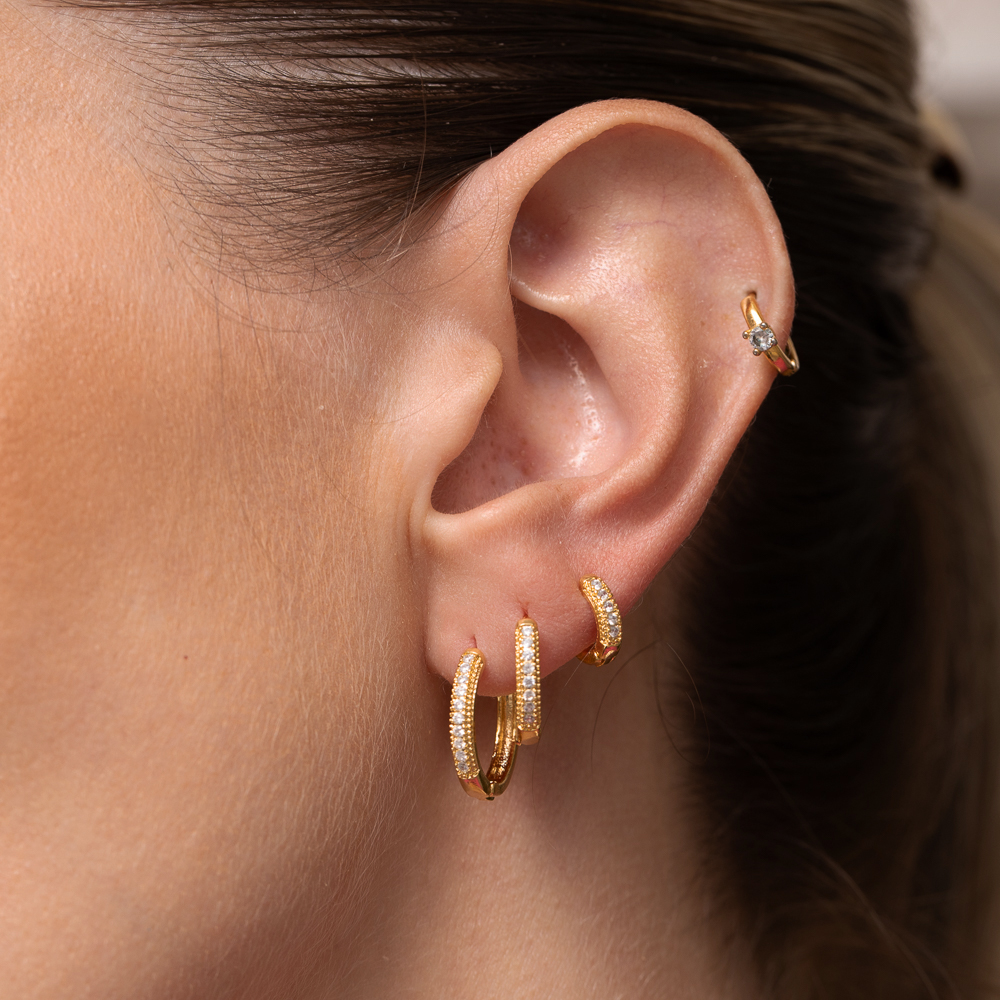 BRINCO ARGOLA G 1 FILEIRA CRAVEJADA BANHO OURO 18K