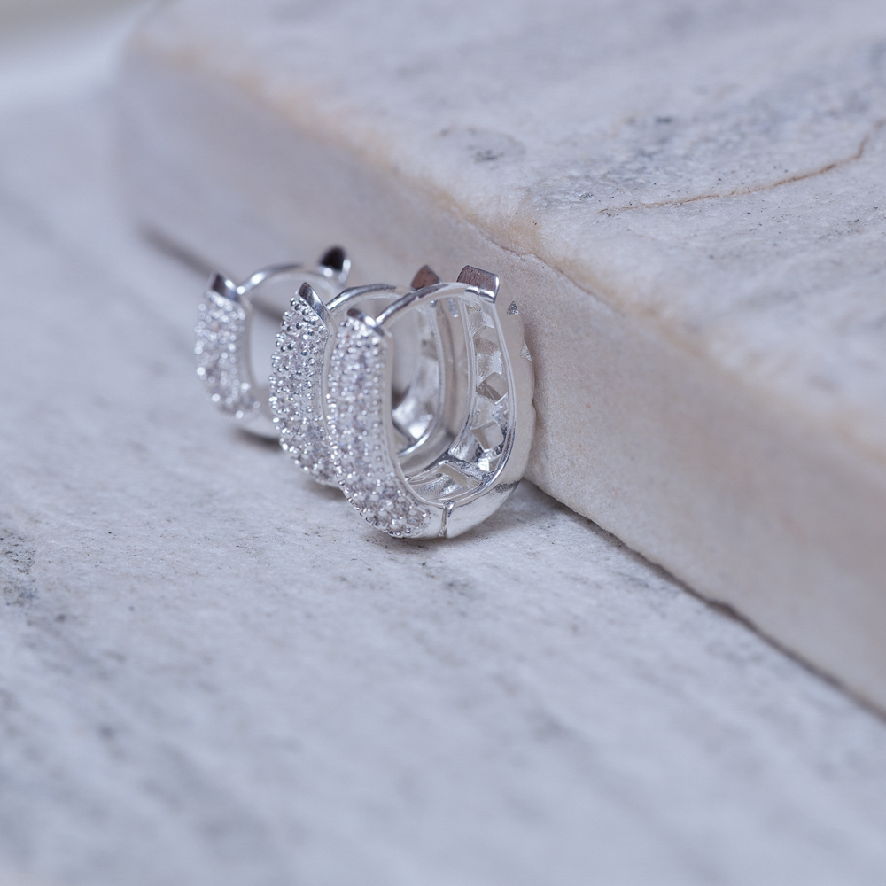 BRINCO ARGOLA OVAL P CRAVEJADA BANHO PRATA