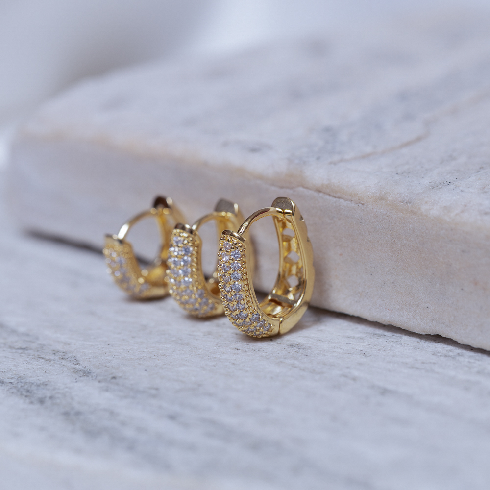 BRINCO ARGOLA OVAL G CRAVEJADA BANHO OURO 18K