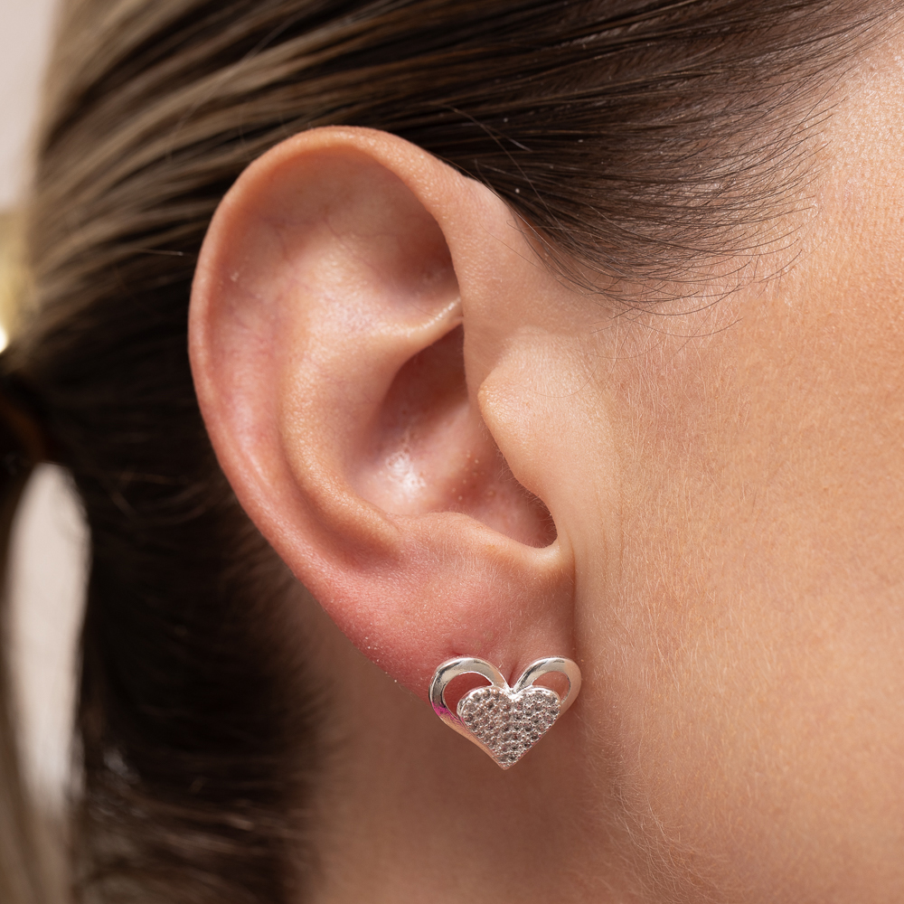 BRINCO CORAÇÃO CRAVEJADO CRISTAL BANHO PRATA