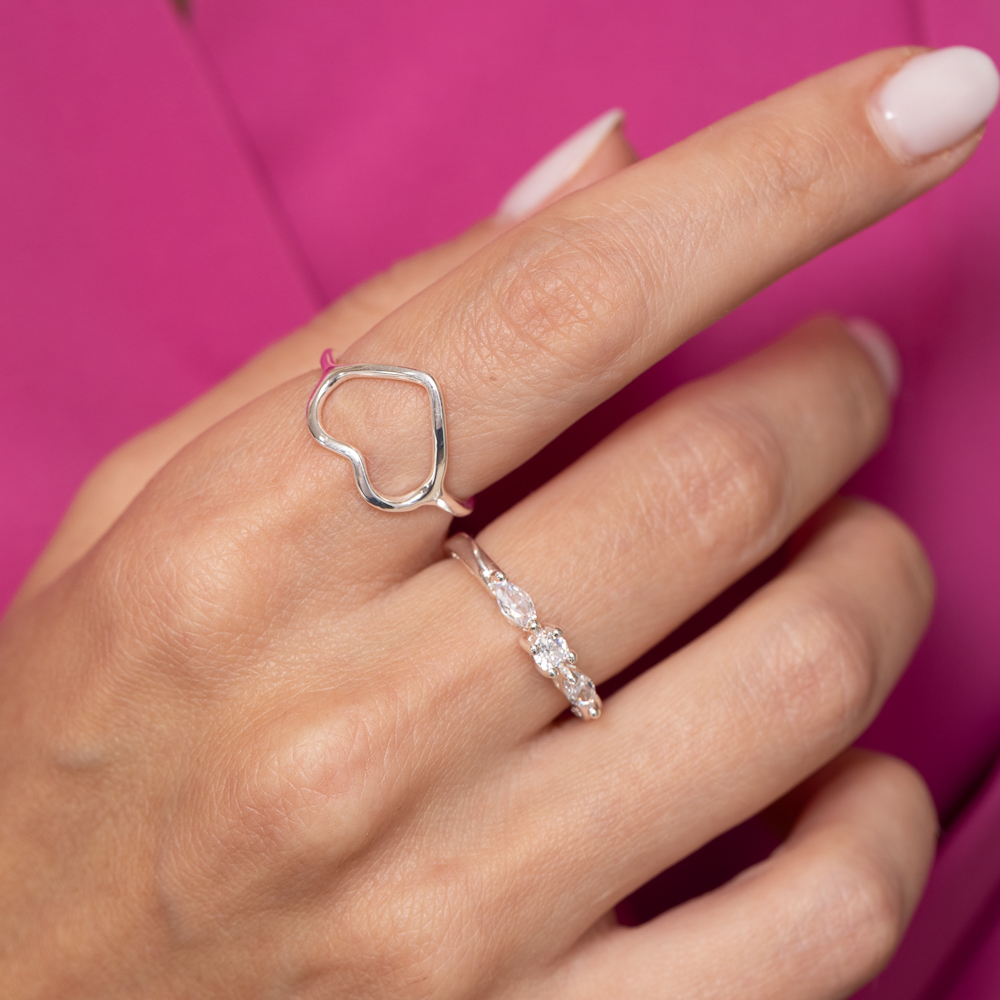 ANEL CORAÇÃO FINO LISO BANHO PRATA