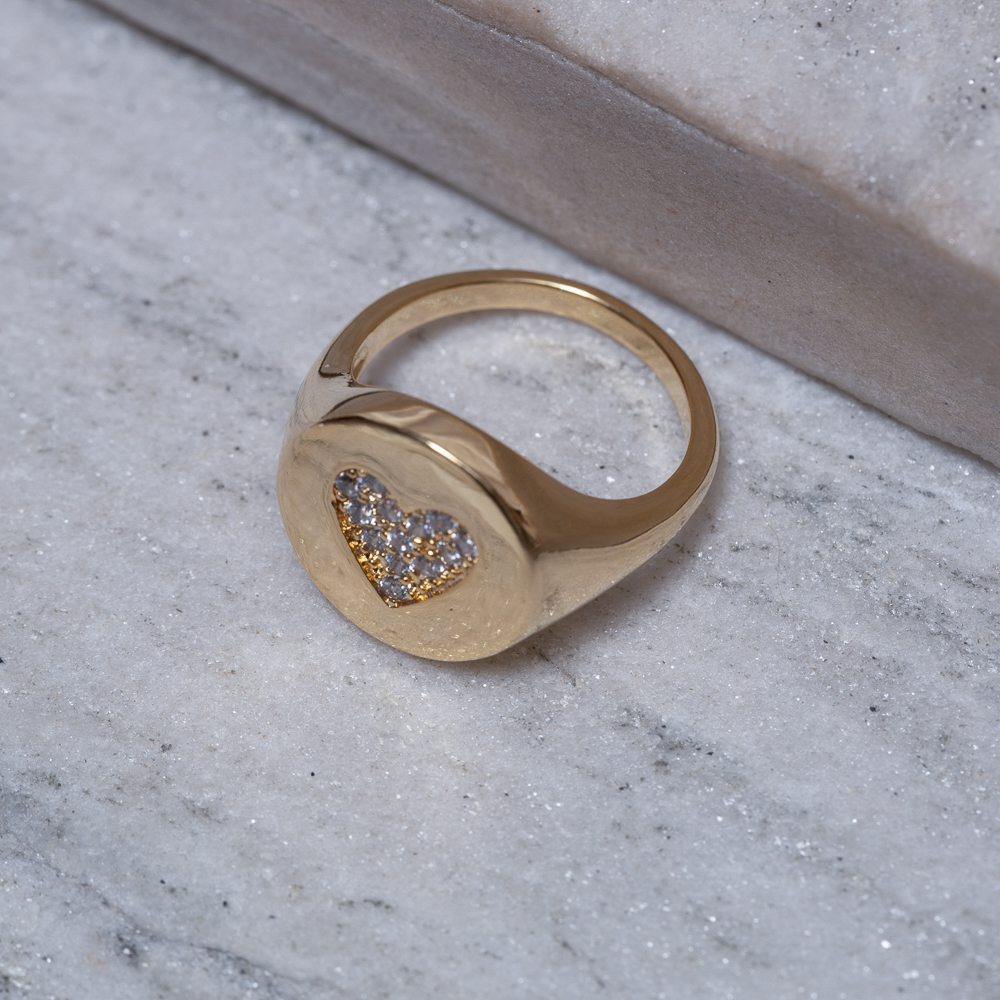 ANEL CORAÇÃO COM ZIRCÔNIAS CRISTAIS BANHO OURO 18K