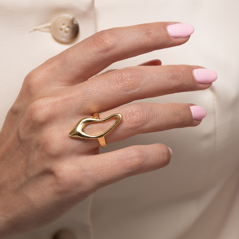 ANEL ORGÂNICO LISO VAZADO BANHO 18K