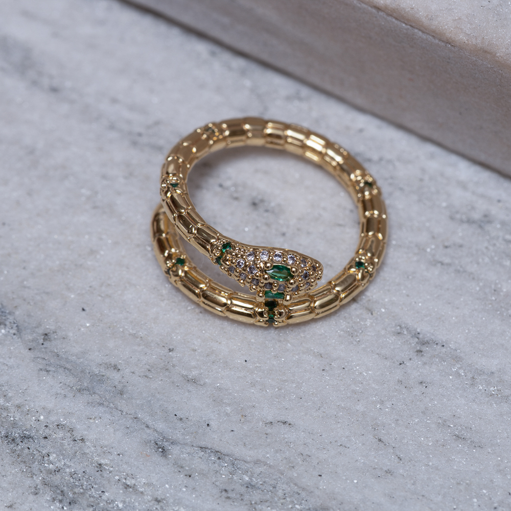 ANEL COBRA COM ZIRCÔNIAS VERDE ESMERALDA E CRISTAIS BANHO OURO 18K