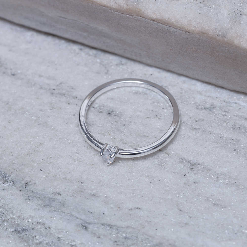 ANEL SOLITÁRIO CORAÇÃO CRISTAL BANHO PRATA