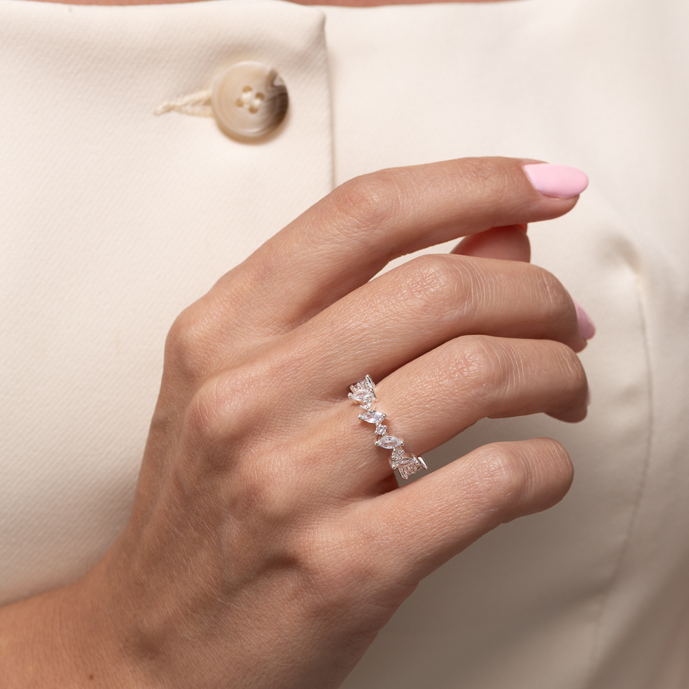 ANEL COROA DELICADO COM PEDRAS CRISTAIS BANHO PRATA