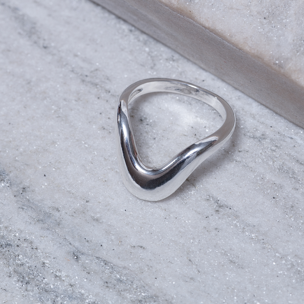 ANEL PONTE AGUDO LISO BANHO PRATA