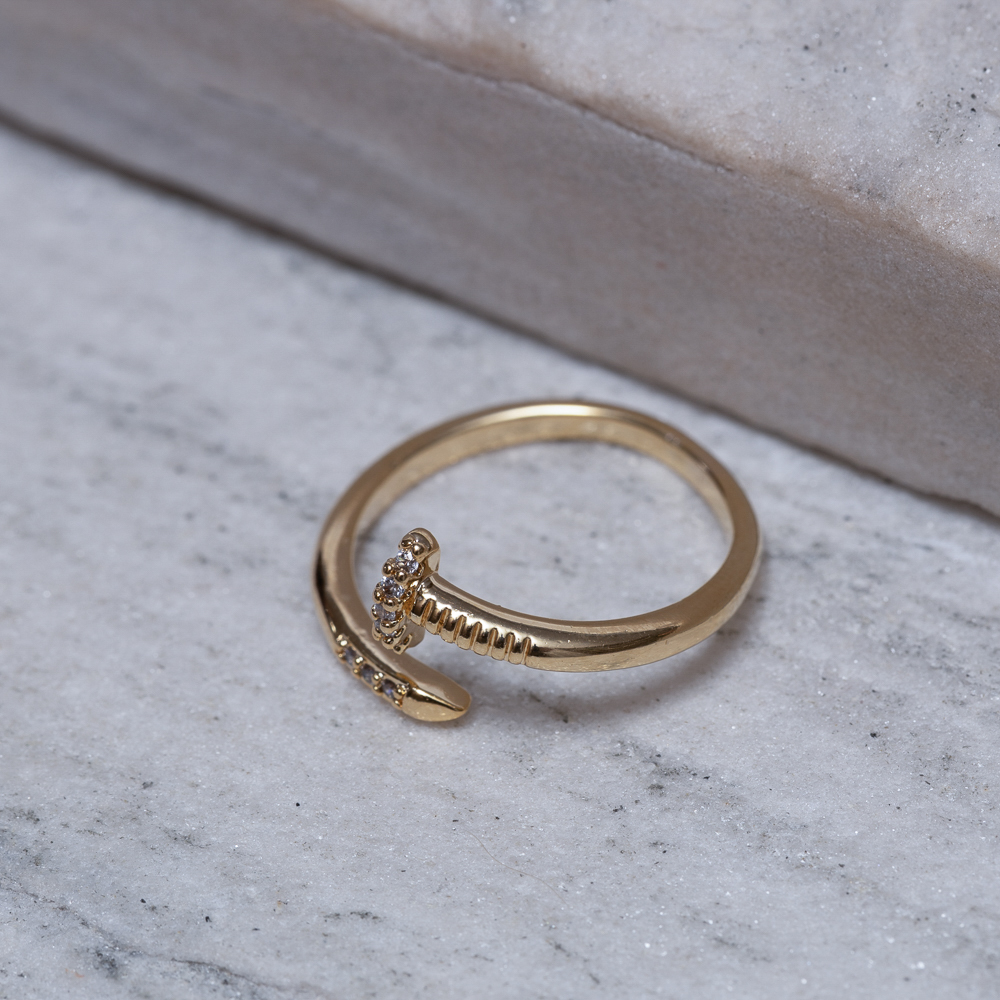 ANEL PREGO FINO COM ZIRCÔNIAS BANHO OURO 18K