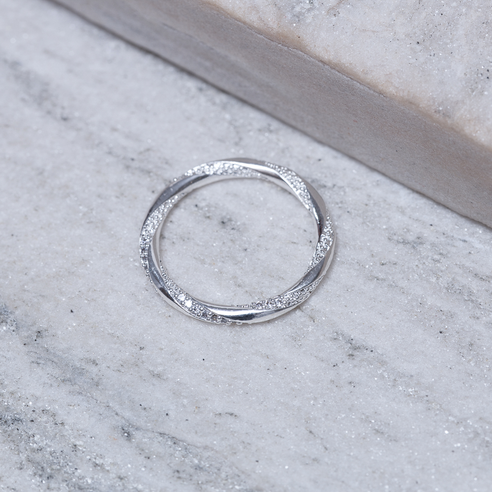 ANEL TORCIDO CRAVEJADO BANHO PRATA