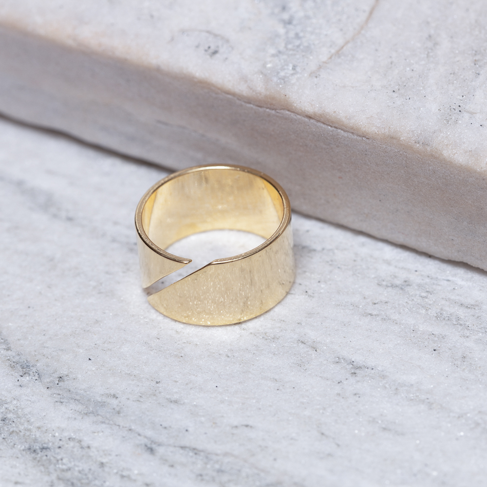 ANEL REGULAGEM GROSSO LISO BANHO OURO 18K