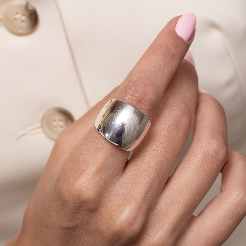 ANEL GRANDE LISO E COM ZIRCÔNIAS BANHO PRATA