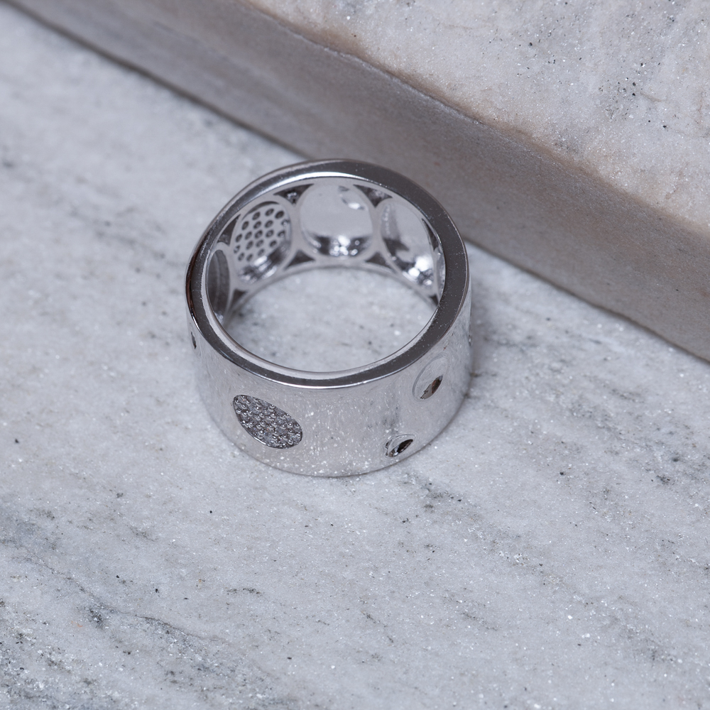 ANEL GROSSO COM BOLINHAS CRAVEJADAS E LISAS BANHO RÓDIO BRANCO