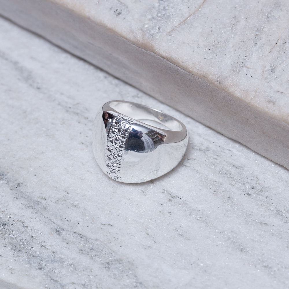 ANEL GRANDE LISO BANHO PRATA