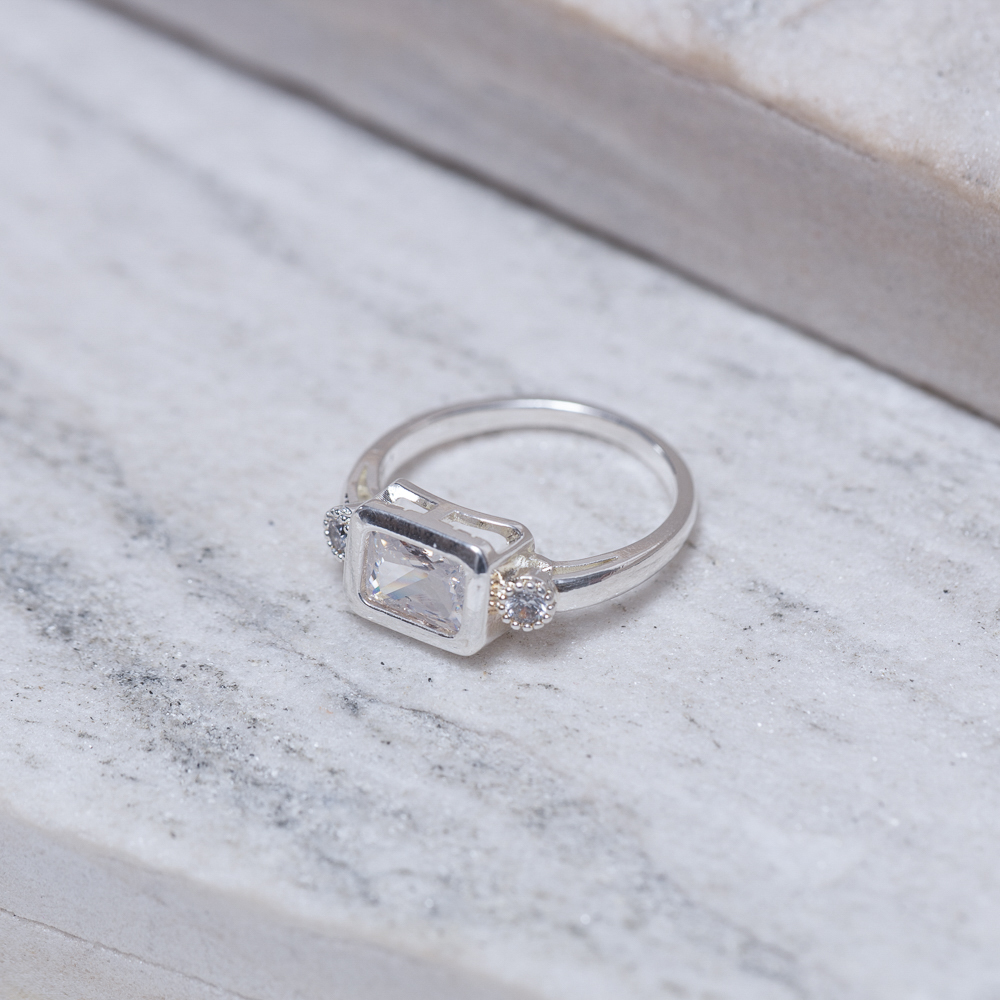 ANEL QUADRADO COM PEDRA CRISTAL BANHO PRATA