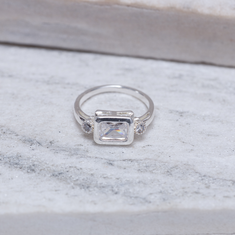 ANEL QUADRADO COM PEDRA CRISTAL BANHO PRATA