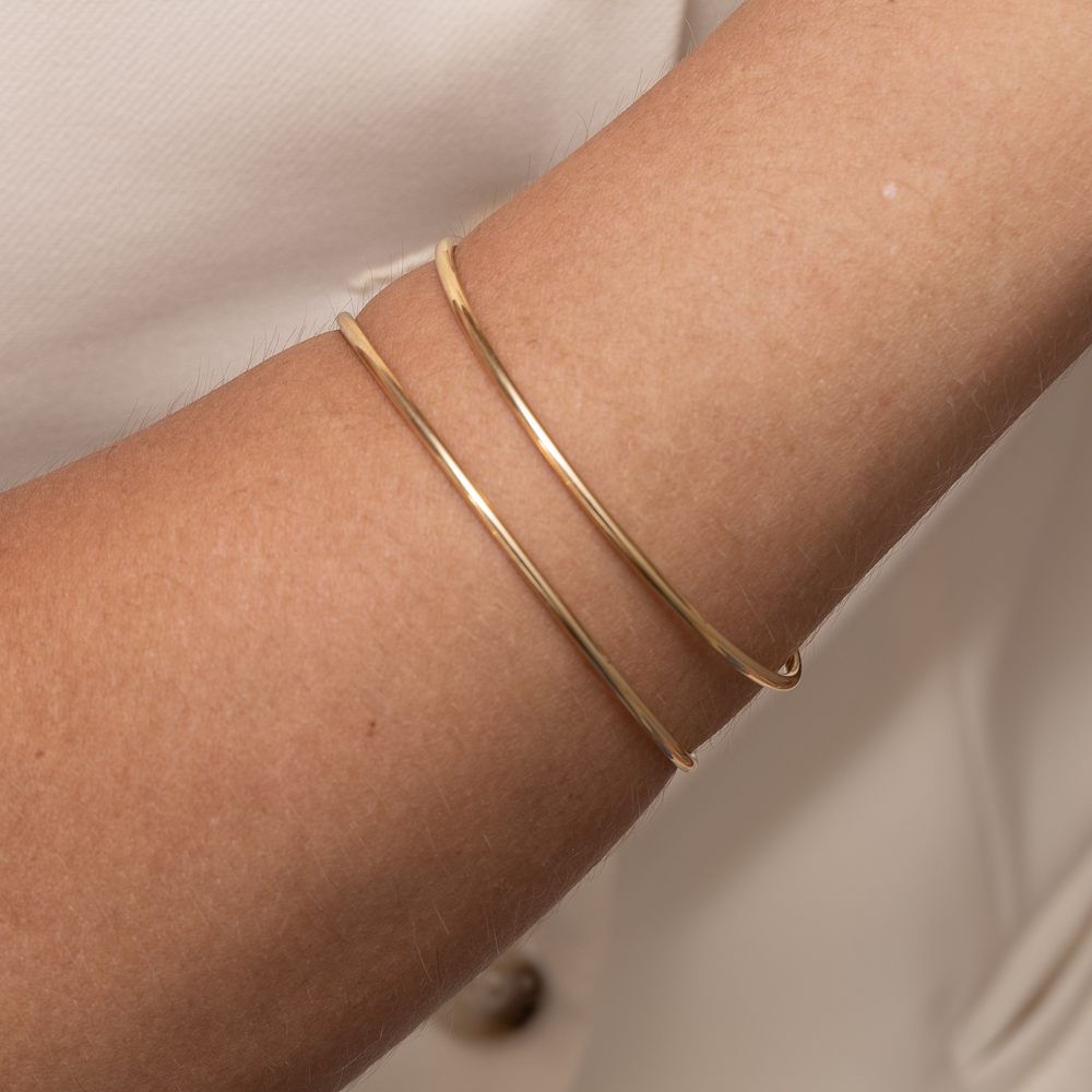 BRACELETE ABERTO LISO BANHO OURO 18K