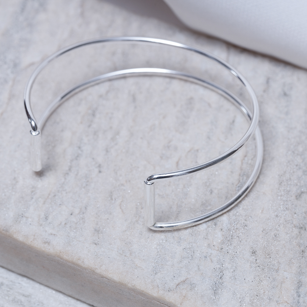 BRACELETE ABERTO LISO BANHO PRATA