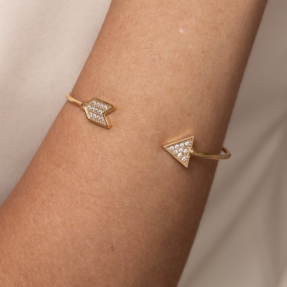 BRACELETE FLECHA CRAVEJADA BANHO OURO 18K