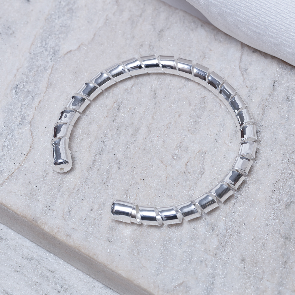 BRACELETE ARO RETORCIDO BANHO PRATA