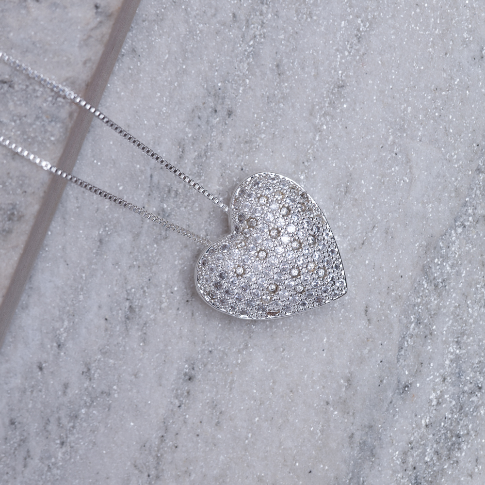 COLAR CORAÇÃO PUFFER CRAVEJADO BANHO PRATA