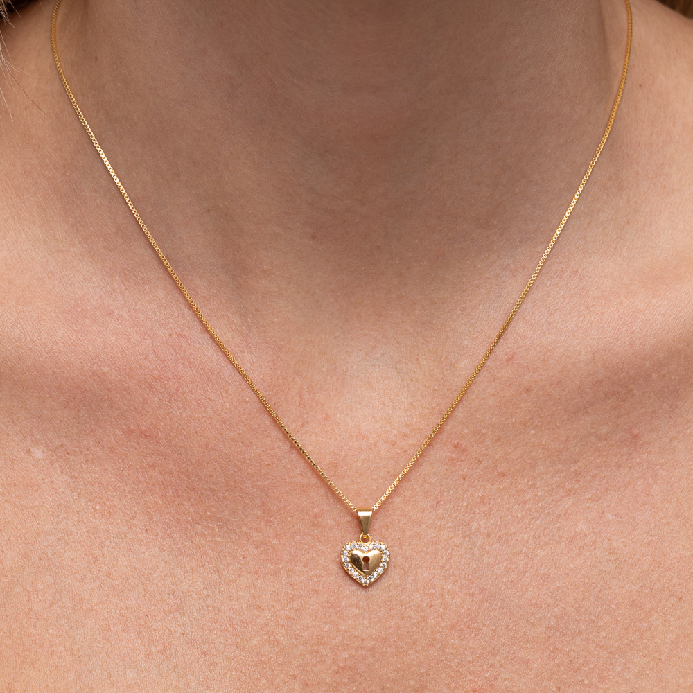 COLAR PINGENTE CADEADO CORAÇÃO COM ZIRCÔNIAS BANHO OURO 18K