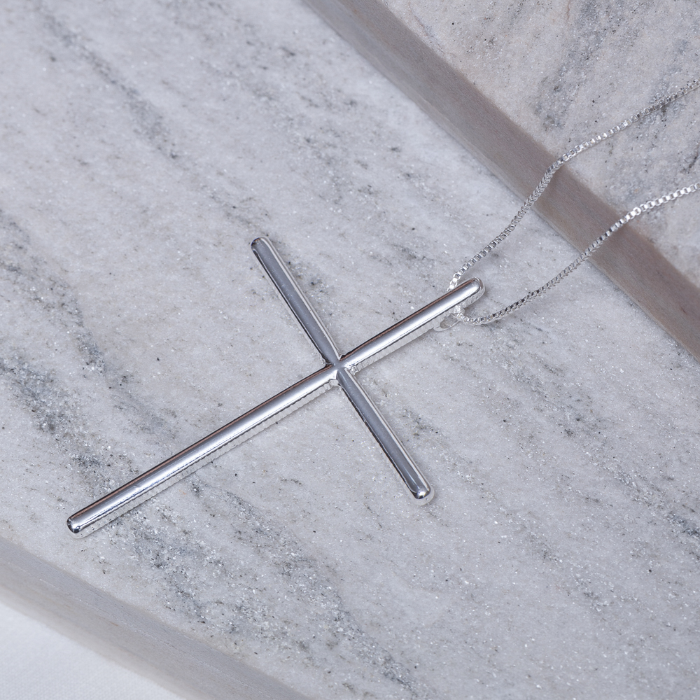 COLAR CRUZ GRANDE LISA BANHO PRATA