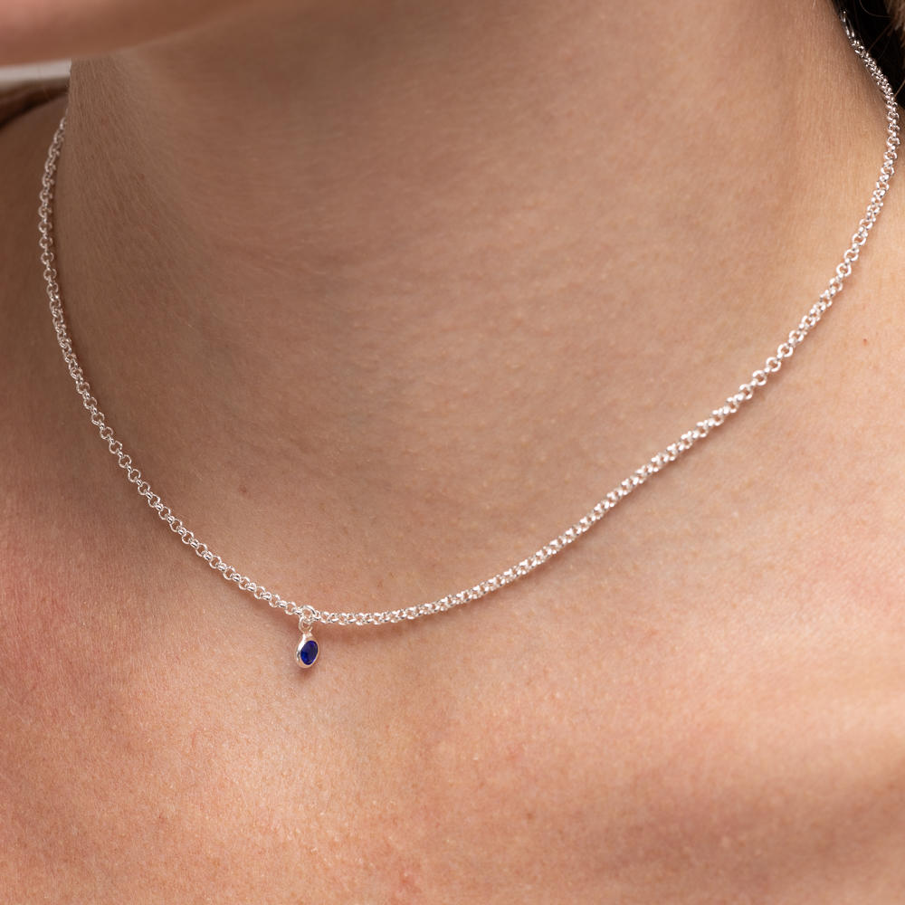 CHOKER ELO PORTUGUÊS COM PEDRA AZUL ESCURO BANHO PRATA