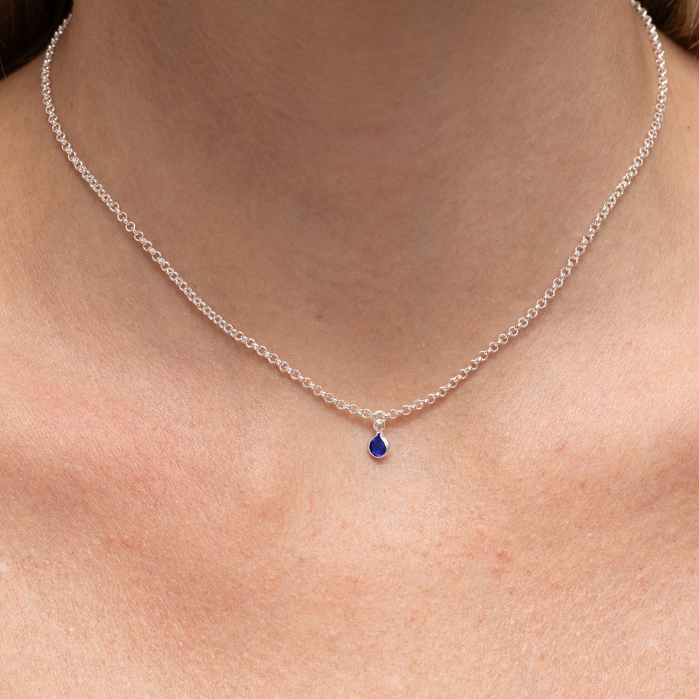 CHOKER ELO PORTUGUÊS COM PEDRA AZUL ESCURO BANHO PRATA