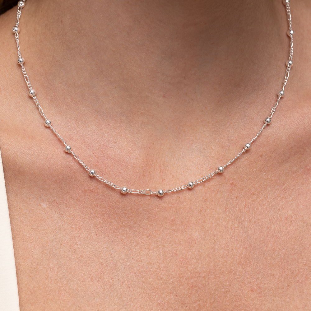 CHOKER BOLINHAS LISAS M BANHO PRATA