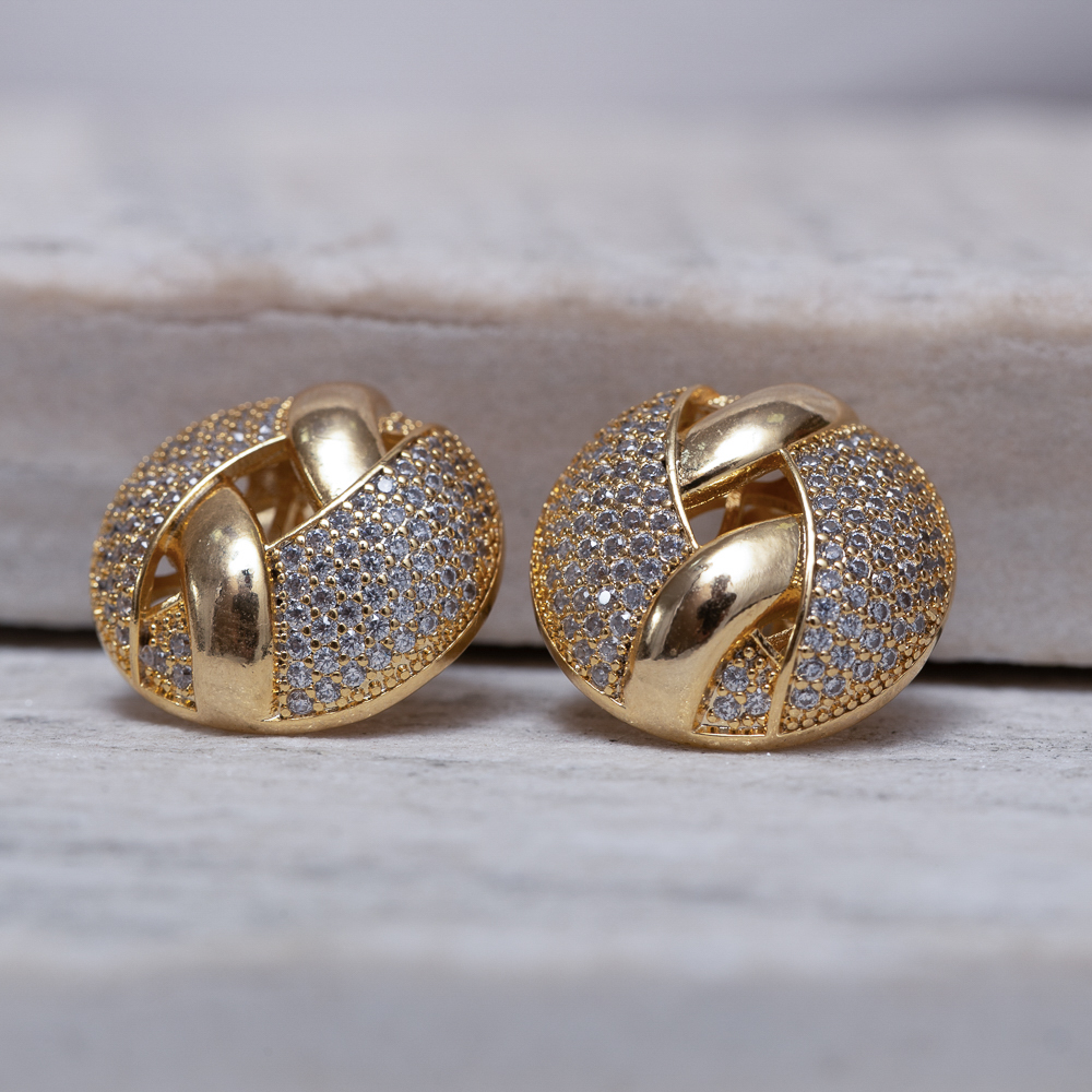 BRINCO BOTÃO CRAVEJADO BANHO OURO 18K