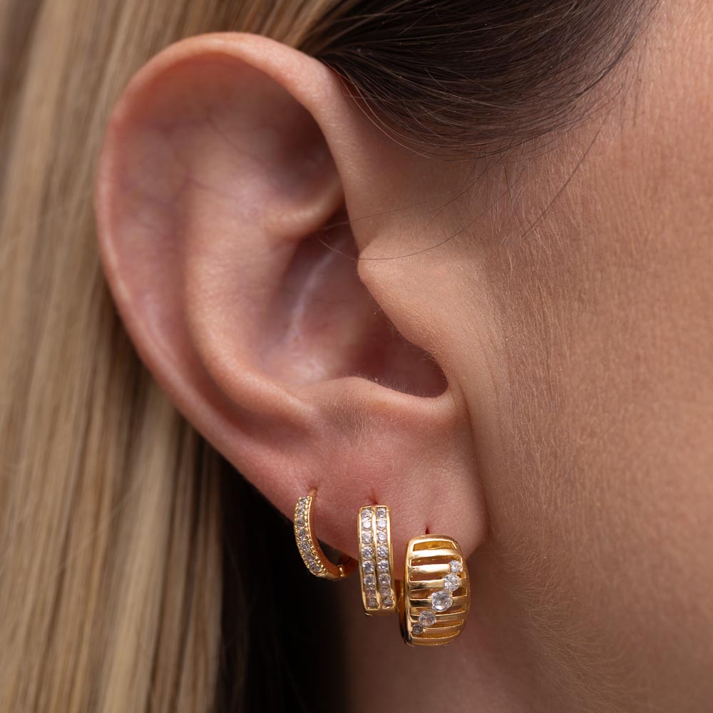 BRINCO ARGOLA P COM ZIRCÔNIAS BANHO OURO 18K
