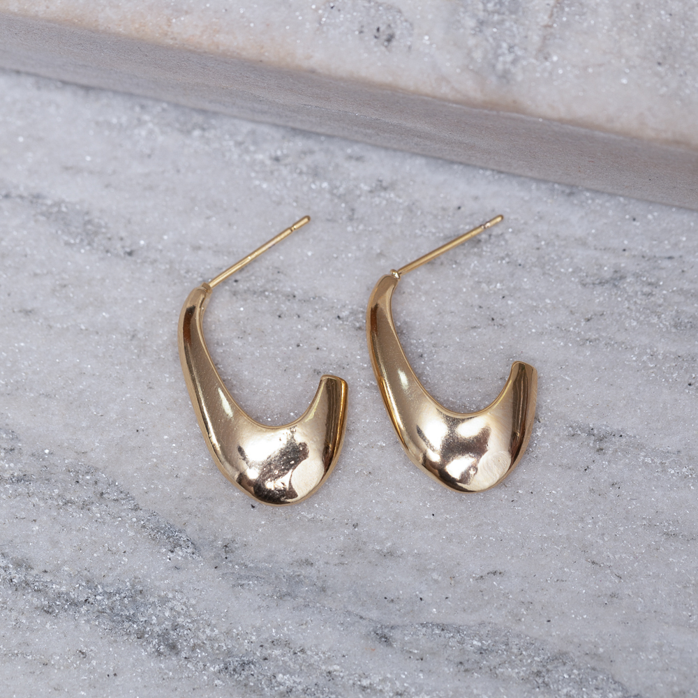 BRINCO MEIA ARGOLA ABAULADA BANHO OURO 18K